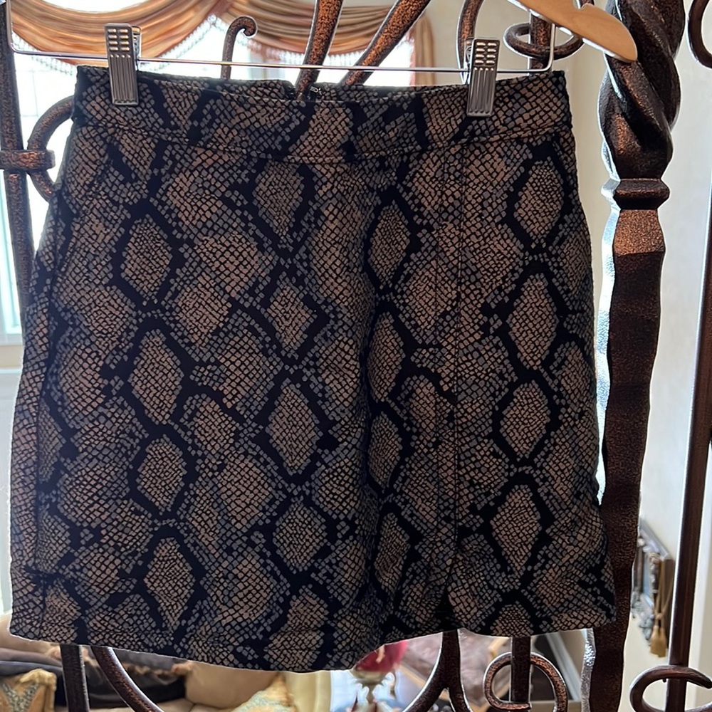 Like new snakeskin print Express skirt 00